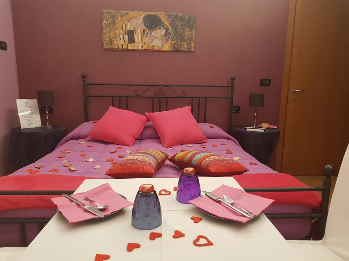 Bed and Breakfast Ghiro Ghiotto Пьетра-Лигуре Экстерьер фото