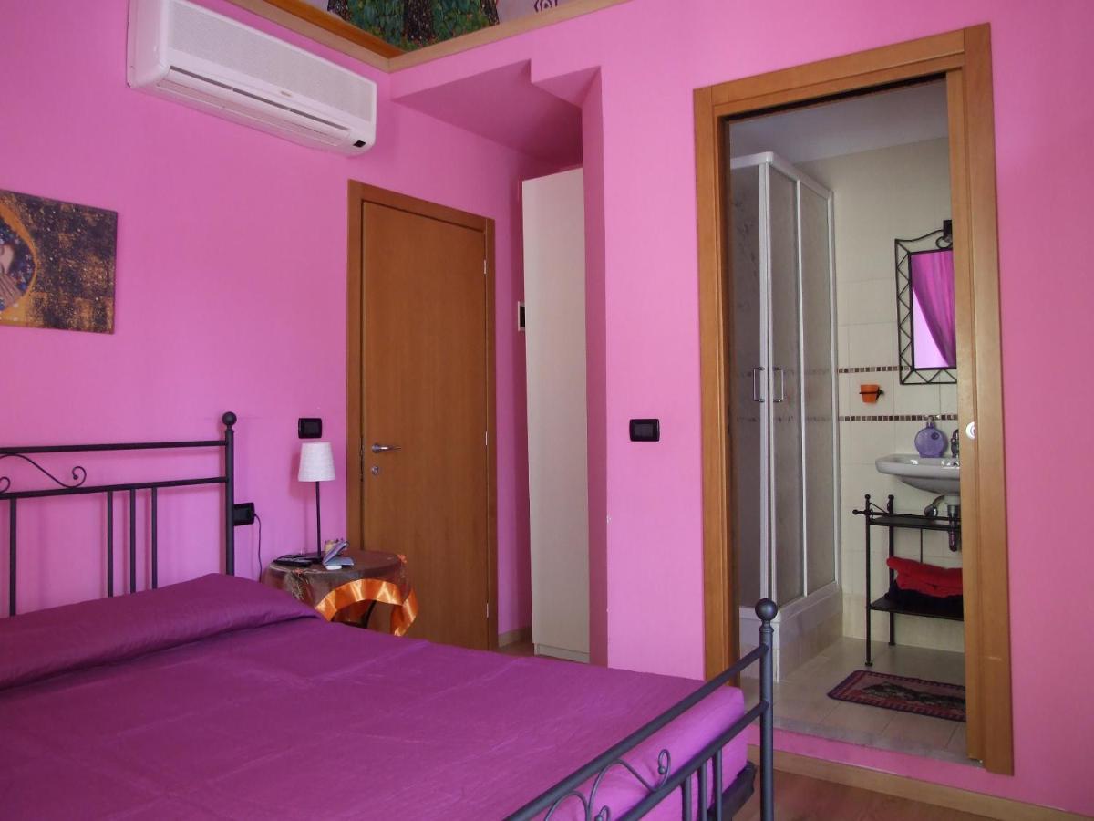 Bed and Breakfast Ghiro Ghiotto Пьетра-Лигуре Экстерьер фото