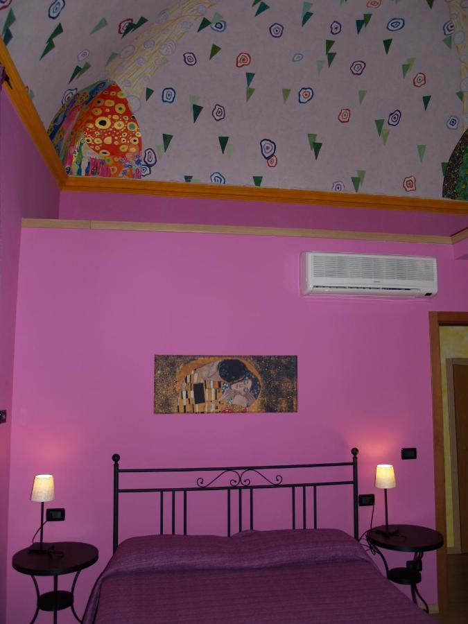 Bed and Breakfast Ghiro Ghiotto Пьетра-Лигуре Экстерьер фото